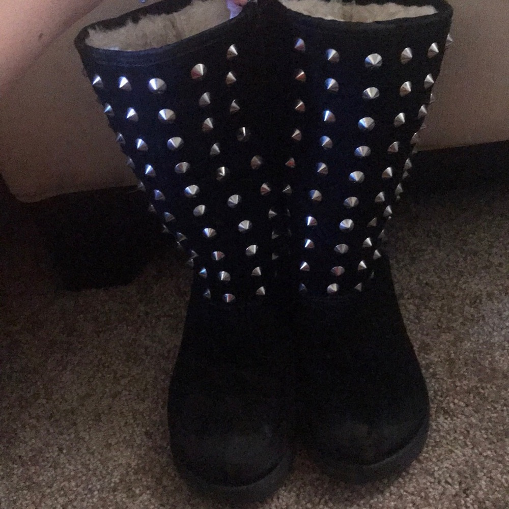 SHIEKH BLACK BOOTS SIZE 8
